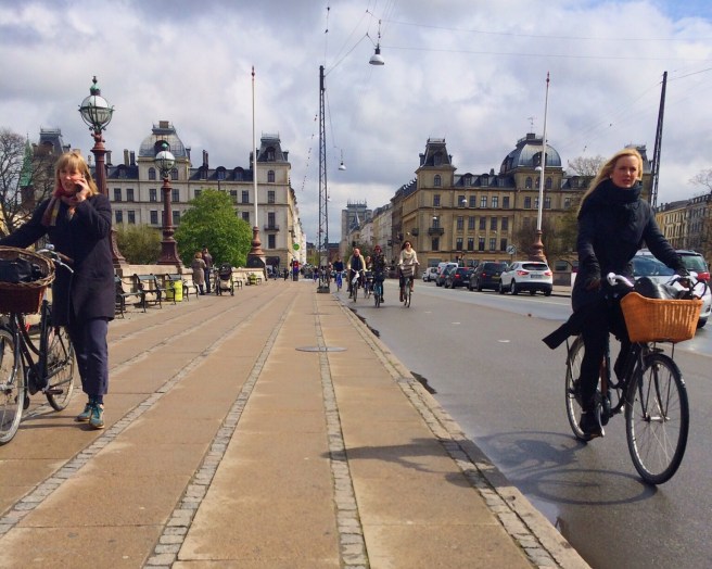 Dronning Louises Bro gets so much busier come rush hour